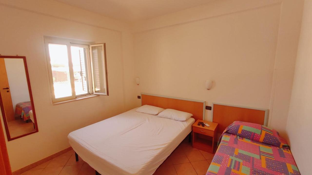 One Love Apartments Lupetto Luaran gambar